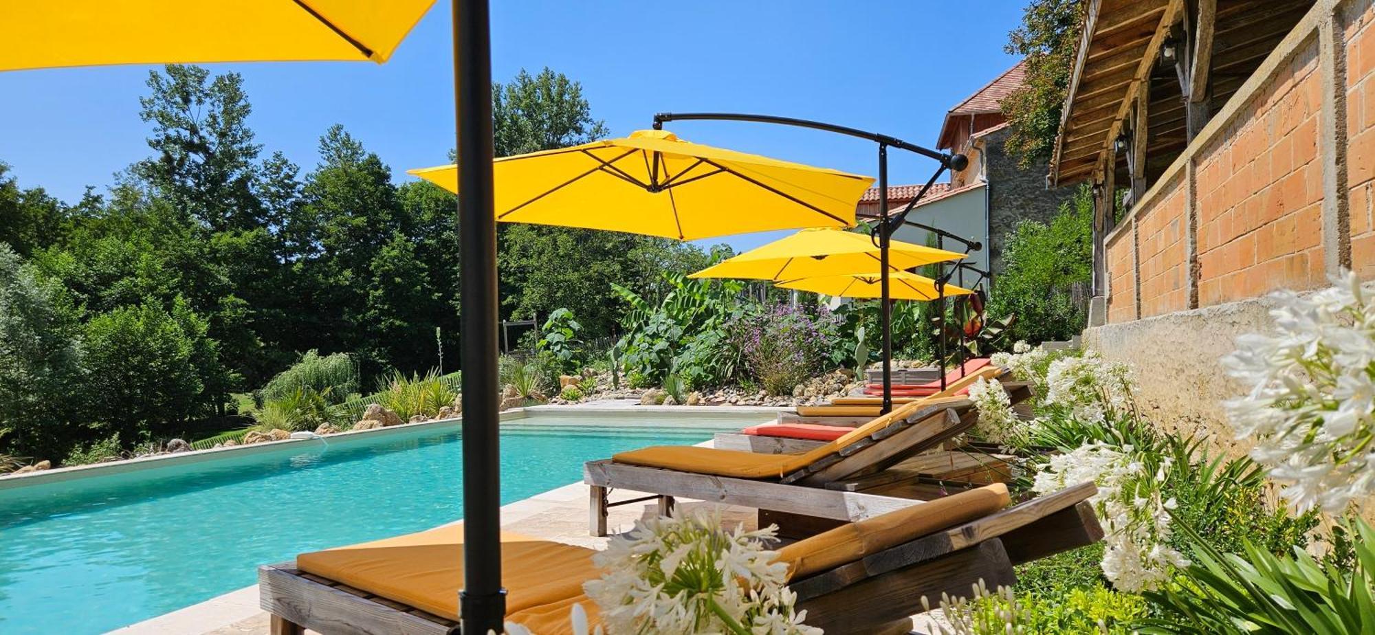Hotel La Bastide Cardan à Saint-Sulpice-de-Pommiers Extérieur photo